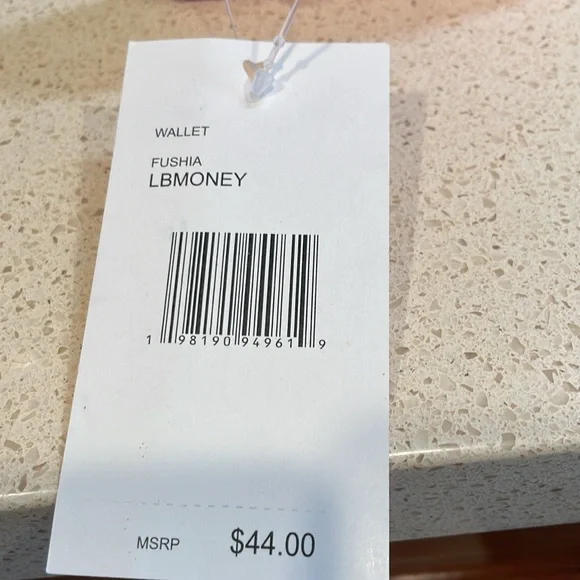 Betsey Johnson NWT Vegan Quilted Leather Heart Compact Wallet MSRP $44 - Picture 5 of 6